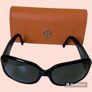 Tory Burch sunglasses 🕶️